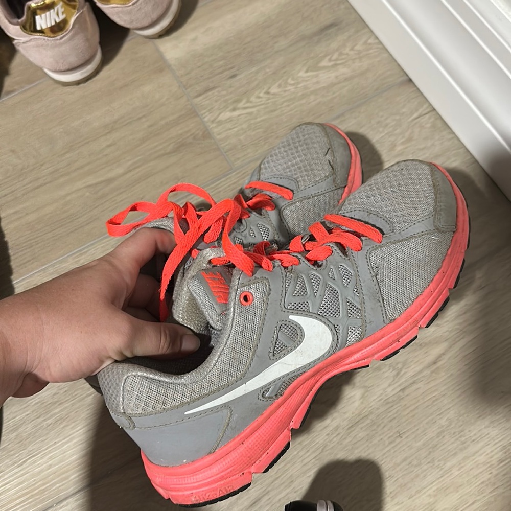 Little dusty from being in closet but good condition